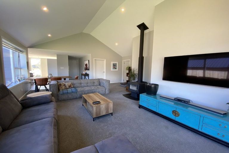 Photo of property in 31 Shepherd Road, Jacks Point, Queenstown, 9371