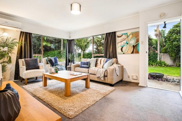Photo of property in 1/18 Montmere Avenue, Te Atatu Peninsula, Auckland, 0610