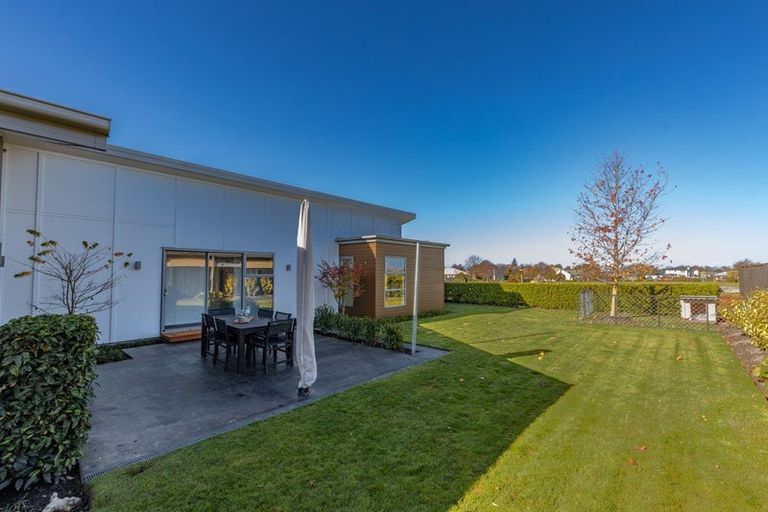 Photo of property in 60 Huntingdon Drive, Rangiora, 7400