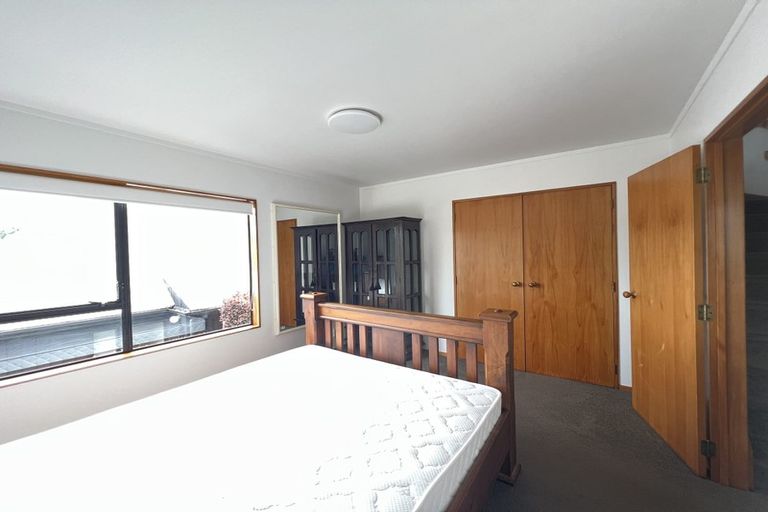 Photo of property in 11 Potter Avenue, Northcote, Auckland, 0627