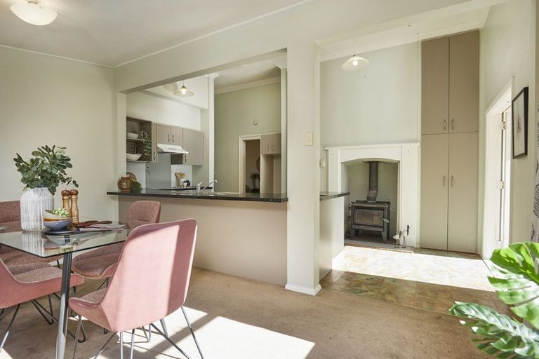 Photo of property in 125 Wellington Street, Picton, 7220