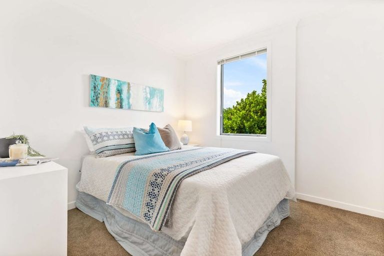 Photo of property in 36 Gunner Drive, Te Atatu Peninsula, Auckland, 0610