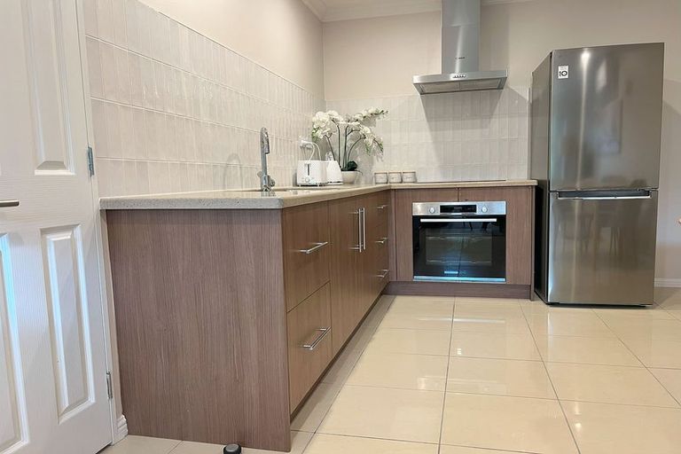 Photo of property in 88 San Marino Drive West, Henderson, Auckland, 0612