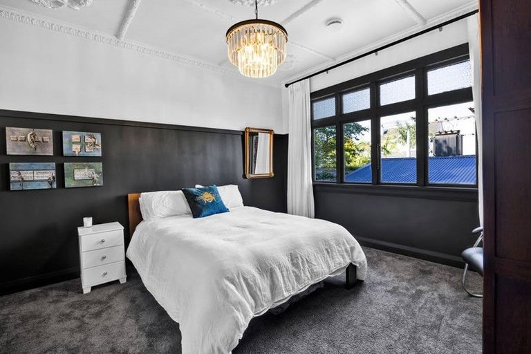 Photo of property in 20 Wallace Place, Westown, New Plymouth, 4310