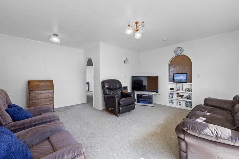 Photo of property in 13 Aratapu Street, Waitara, 4320