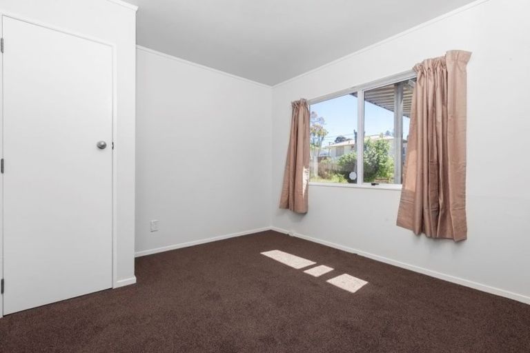 Photo of property in 3/18a Sarona Avenue, Glen Eden, Auckland, 0602