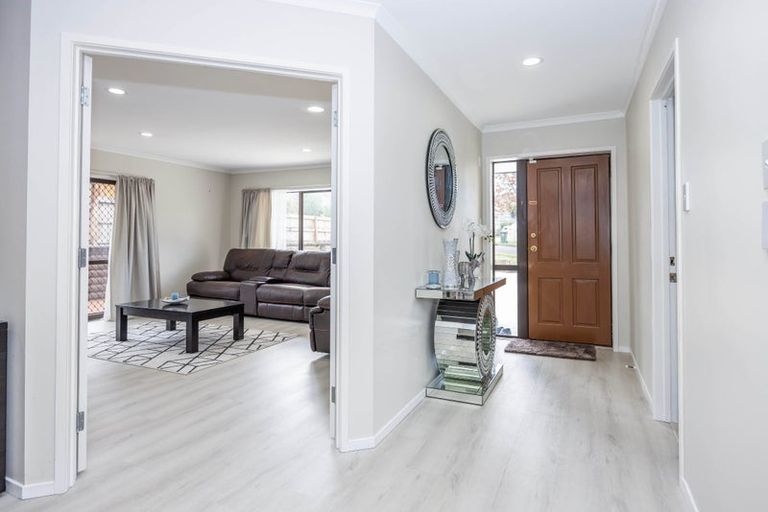 Photo of property in 7 Hollinger Place, Nawton, Hamilton, 3200