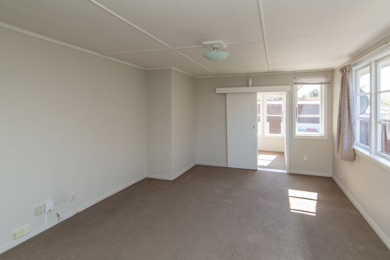 Photo of property in 9 Wilmot Street, Northcote, Christchurch, 8052