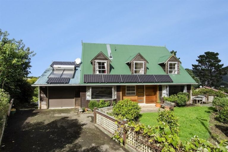 Photo of property in 95-97 Percy Dyett Drive, Karori, Wellington, 6012