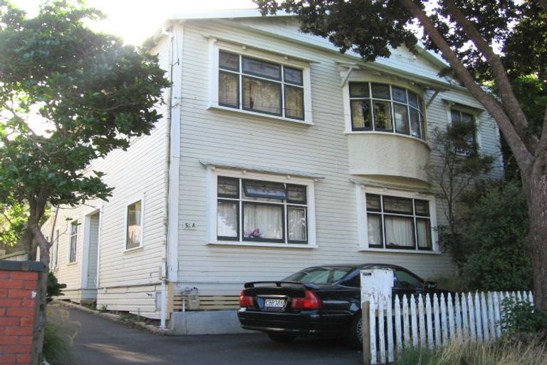 Photo of property in 58 Queens Drive, Lyall Bay, Wellington, 6022