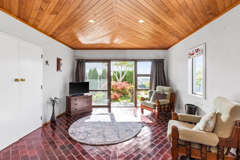 Photo of property in 58 Churchill Drive, Taradale, Napier, 4112