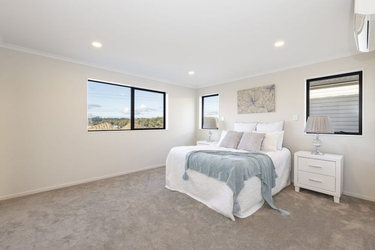 Photo of property in 54 Tir Conaill Avenue, Flat Bush, Auckland, 2019