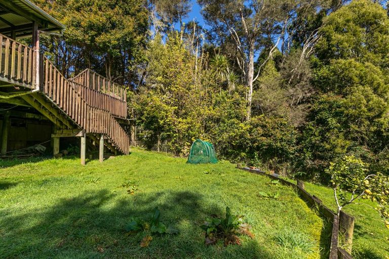 Photo of property in 1/757 West Coast Road, Oratia, Auckland, 0604