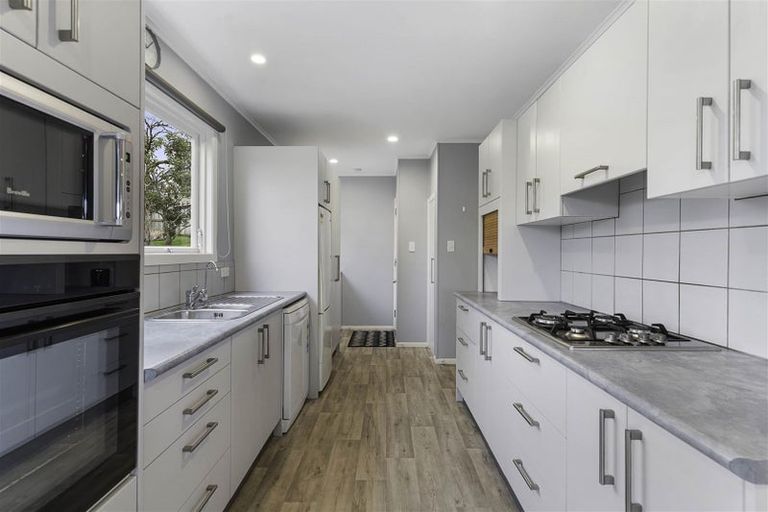 Photo of property in 1/38 Weldene Avenue, Glenfield, Auckland, 0629