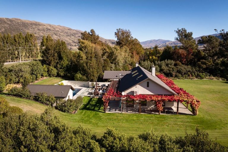 Photo of property in 355 Ballantyne Road, Wanaka, 9382