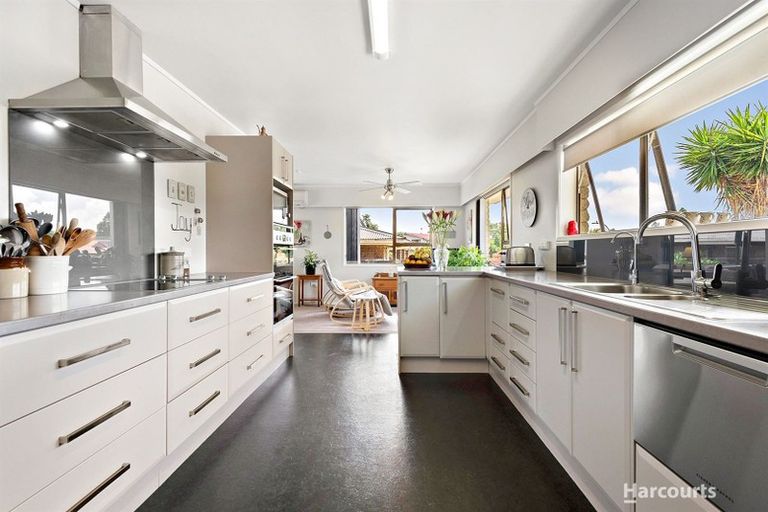 Photo of property in 4 Harbour Crest Drive, Waiuku, 2123