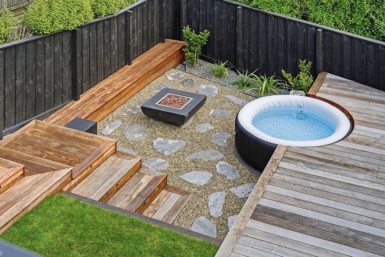 Photo of property in 5b Madeley Road, Mount Pleasant, Christchurch, 8081