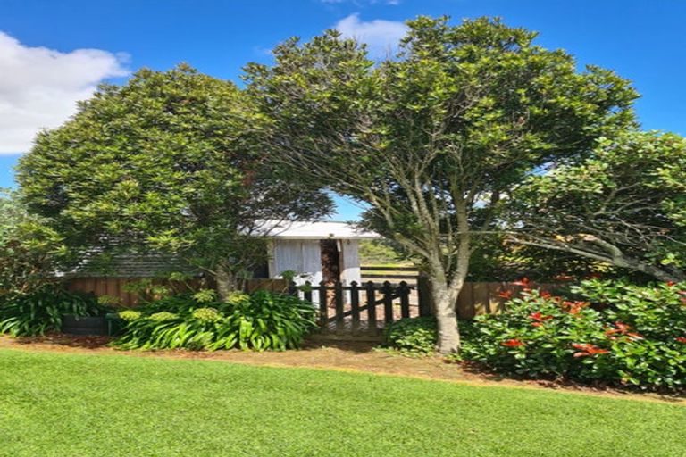 Photo of property in 17 Brewster Road, Pukekawa, Tuakau, 2696