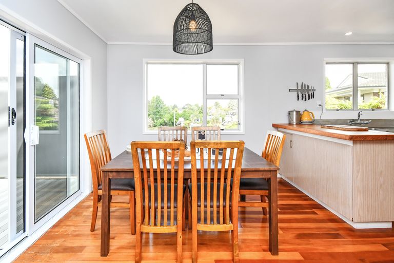 Photo of property in 19 Hazeldene Place, Opaheke, Papakura, 2113