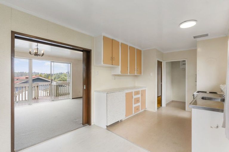 Photo of property in 51 Easton Park Parade, Glenfield, Auckland, 0629
