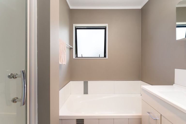 Photo of property in 60 Atuaroa Avenue, Te Puke, 3119