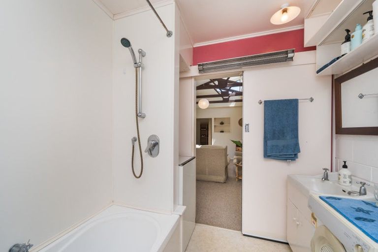 Photo of property in 11 Parkland Crescent, Terrace End, Palmerston North, 4410