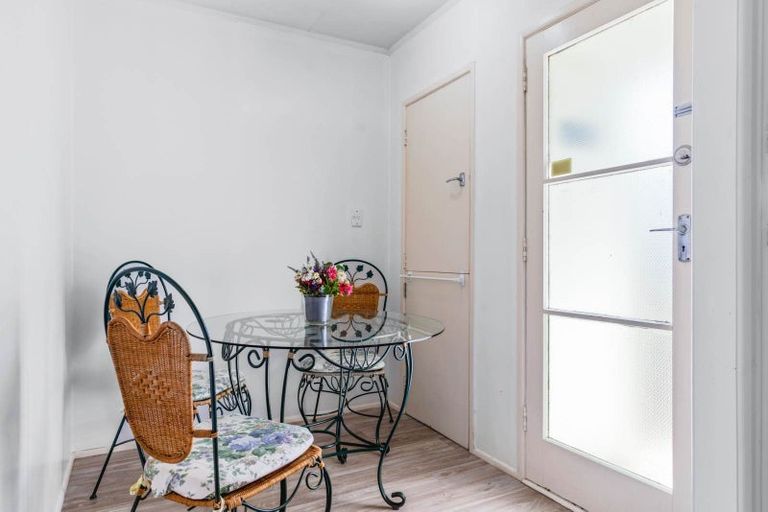 Photo of property in 2/2b Yeoman Place, Howick, Auckland, 2014