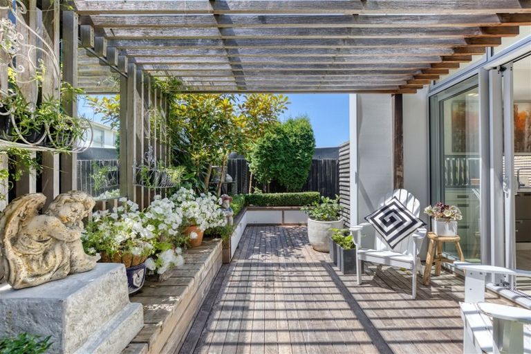 Photo of property in 71 Clare Road, St Albans, Christchurch, 8014