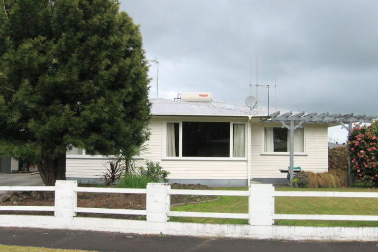 Photo of property in 6 Keitha Place, Glenview, Hamilton, 3206