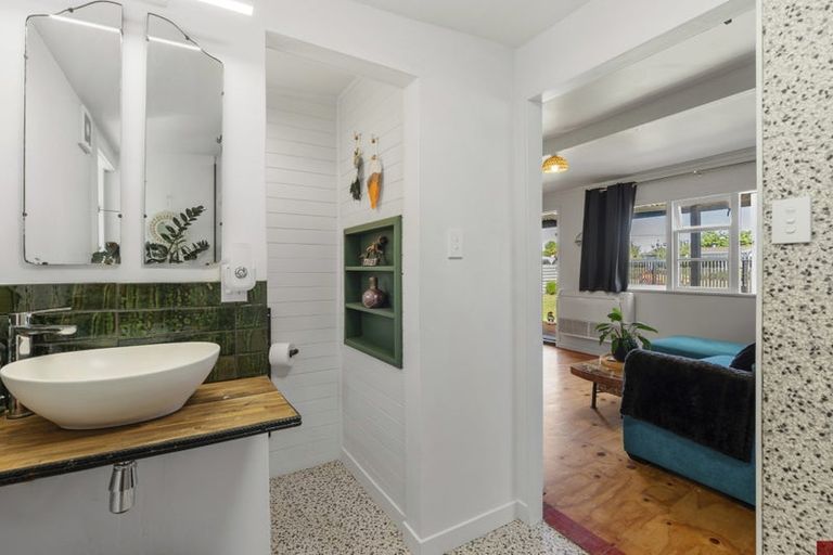 Photo of property in 143 Rangatira Drive, Mangakino, 3421