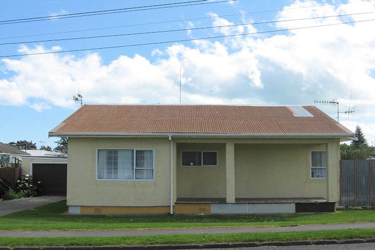 Photo of property in 27 Miro Street, Castlecliff, Whanganui, 4501