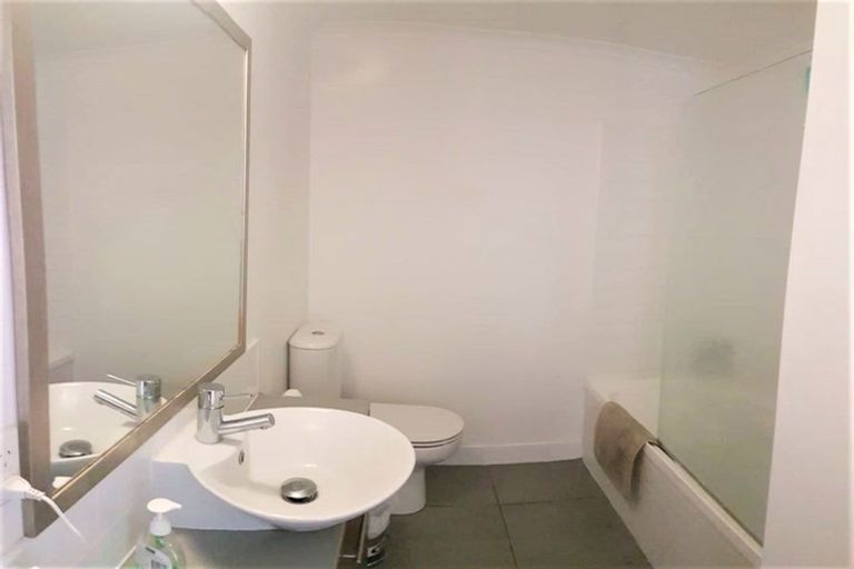 Photo of property in Augusta Apartments, 11/254 Willis Street, Te Aro, Wellington, 6011