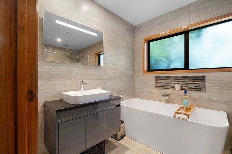 Photo of property in 33 Lancewood Drive, Halswell, Christchurch, 8025