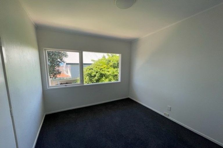Photo of property in 61 Parr Terrace, Castor Bay, Auckland, 0620