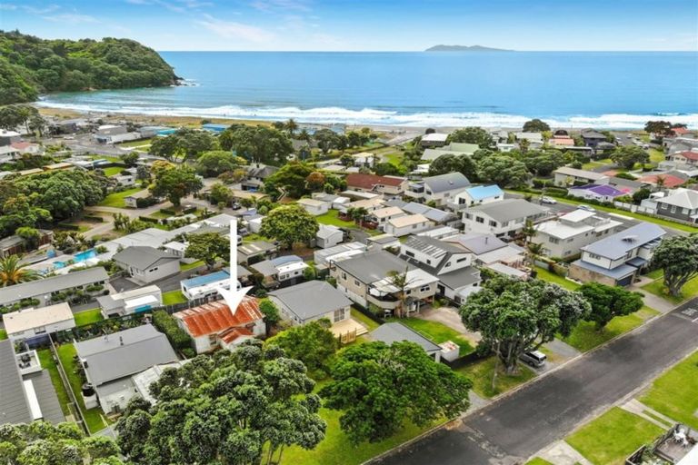 Photo of property in 34 Ocean View Road, Waihi Beach, 3611