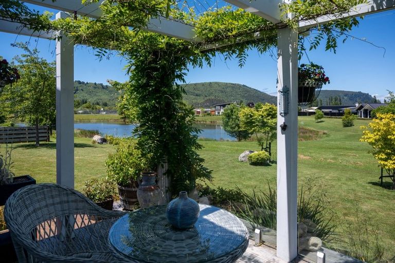 Photo of property in 17 Pukeko Way, Kinloch, Taupo, 3377