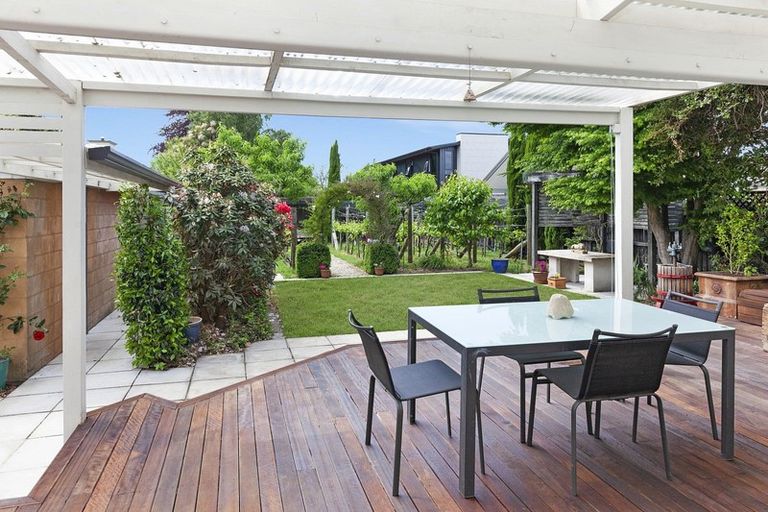 Photo of property in 106 Bryndwr Road, Bryndwr, Christchurch, 8052