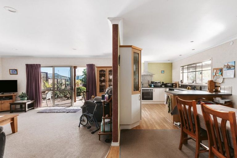 Photo of property in 14 Ohuirehe Road, Coastlands, Whakatane, 3120