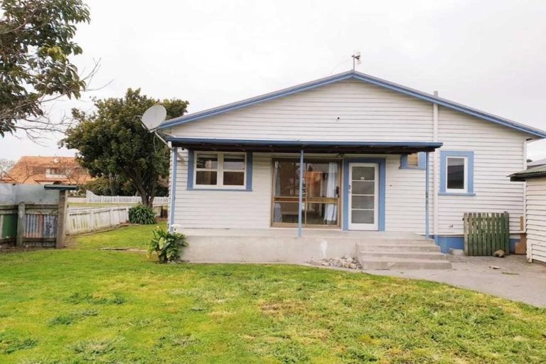 Photo of property in 826 Caroline Road, Mayfair, Hastings, 4122