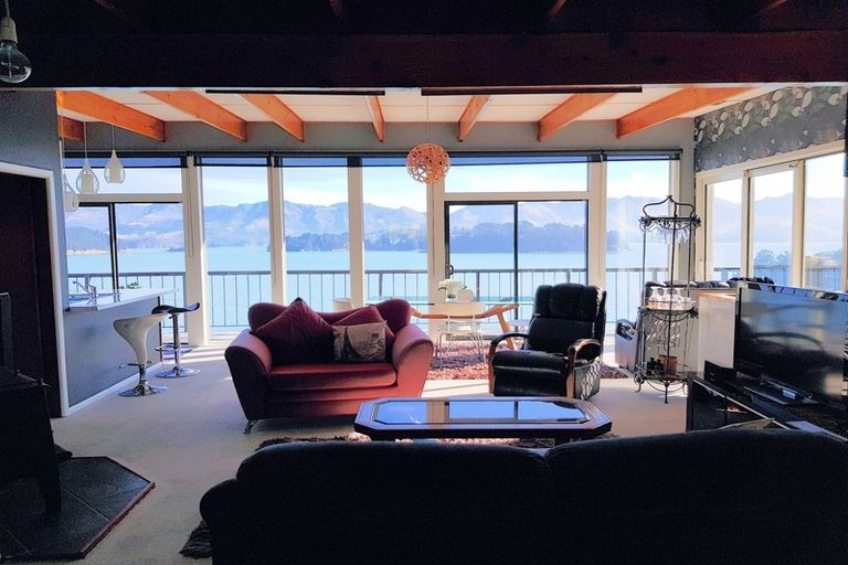 Photo of property in 21 Bayview Road, Charteris Bay, Lyttelton, 8971