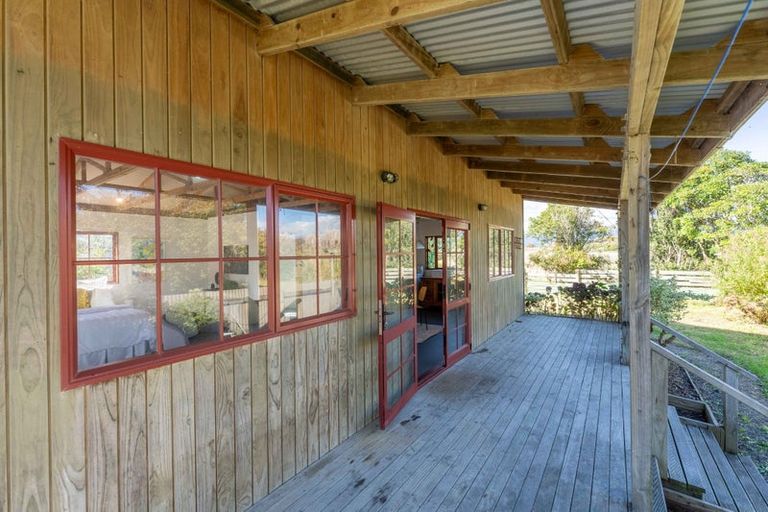Photo of property in 35 Old Coach Road South, Otaki Beach, Otaki, 5512