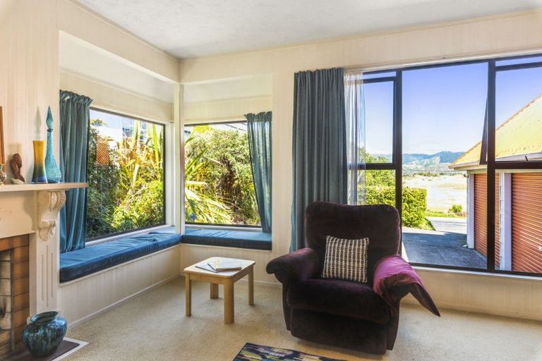 Photo of property in 87 Golf Road, Paraparaumu Beach, Paraparaumu, 5032