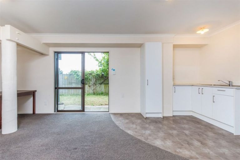 Photo of property in 1/27 St Leonards Road, Kelston, Auckland, 0602