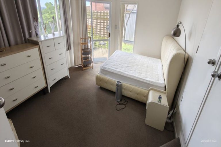 Photo of property in 26 Luckens Road, West Harbour, Auckland, 0618