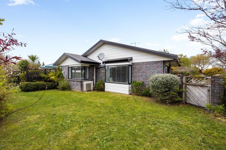 Photo of property in 1 Halcione Close, Flagstaff, Hamilton, 3210