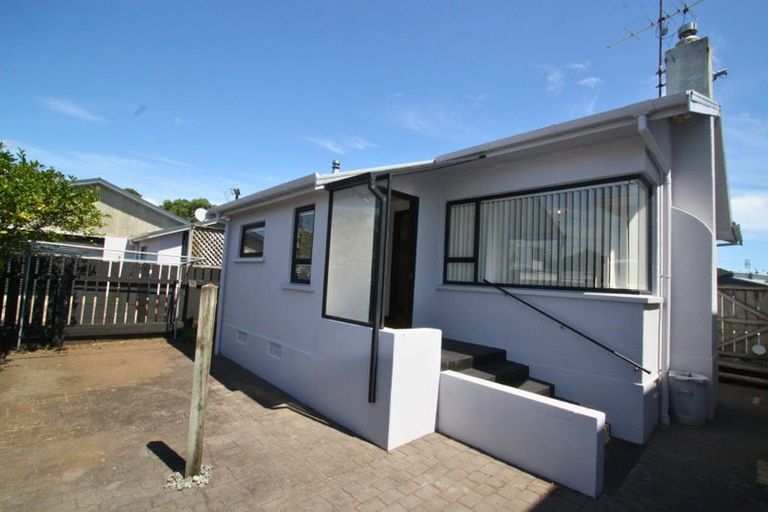 Photo of property in 13-15 Bayly Road, Moturoa, New Plymouth, 4310