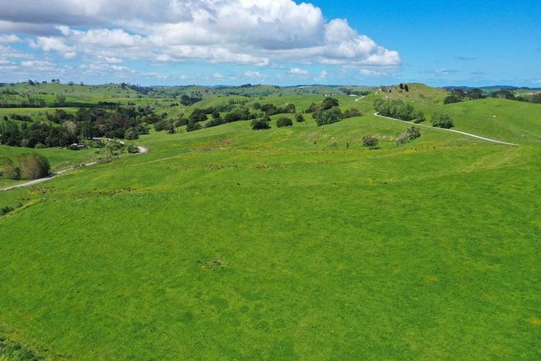 Photo of property in 156 Marohemo Road, Maungaturoto, 0583