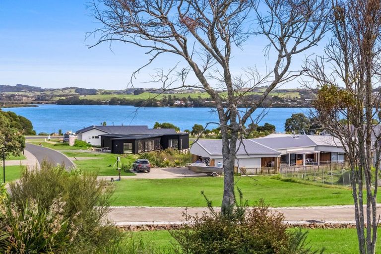 Photo of property in 1 Garden Way, Mangawhai Heads, Mangawhai, 0505