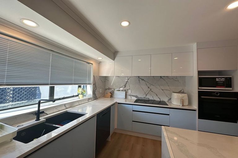 Photo of property in 59 Frank Nobilo Drive, Golflands, Auckland, 2013