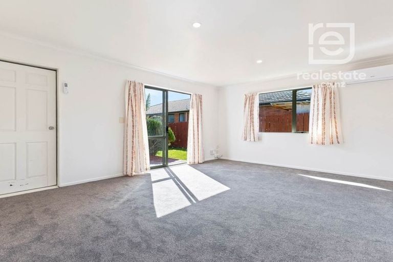 Photo of property in 16 Josie Lane, Manurewa, Auckland, 2102